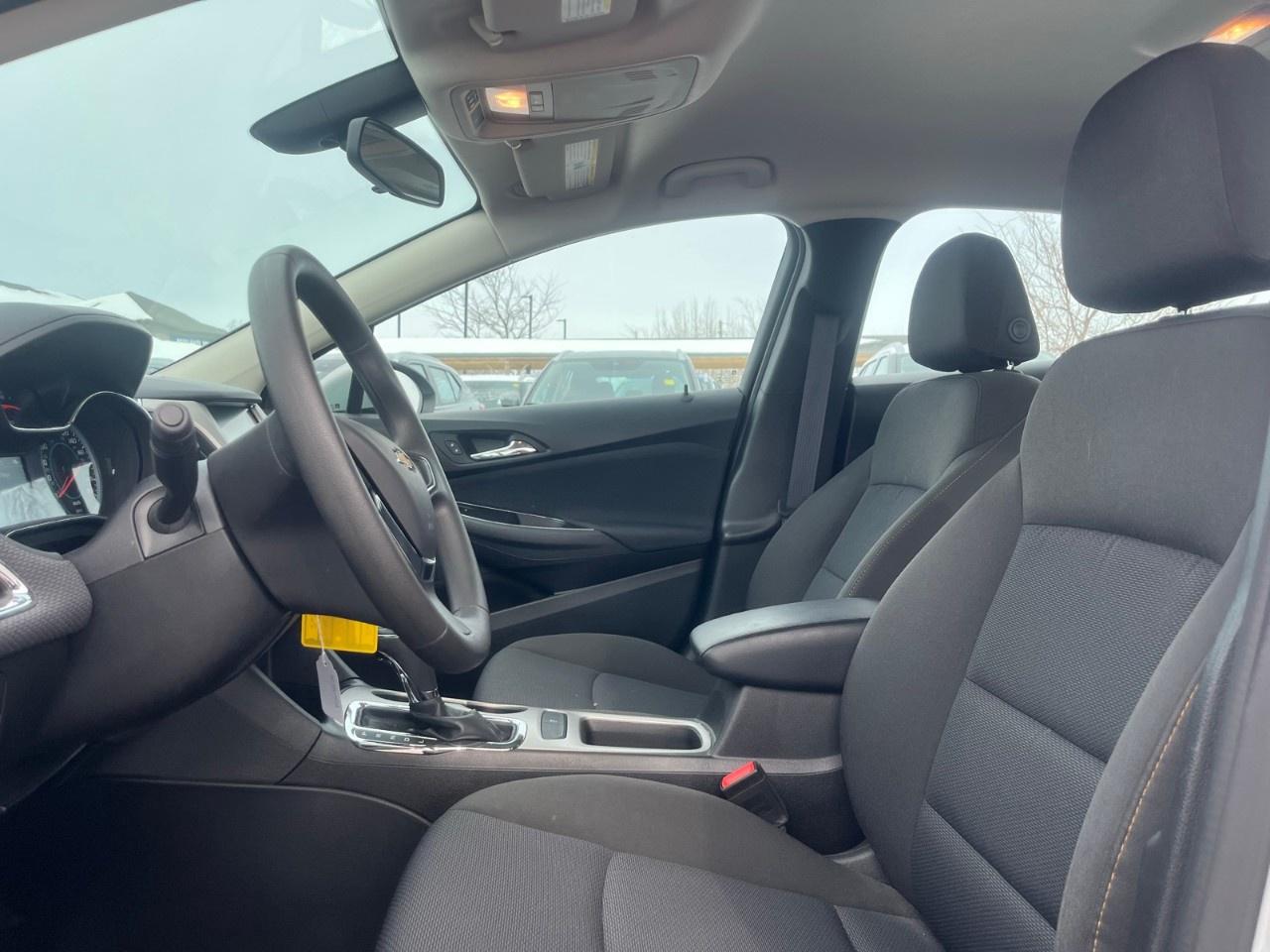 2016 Chevrolet Cruze 4dr Sdn Auto LS Photo