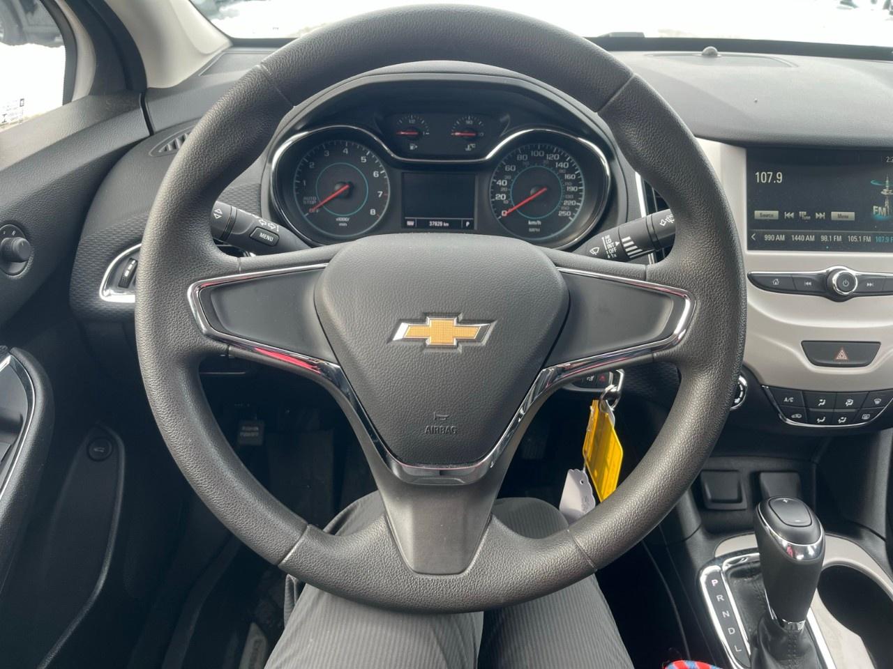 2016 Chevrolet Cruze 4dr Sdn Auto LS Photo