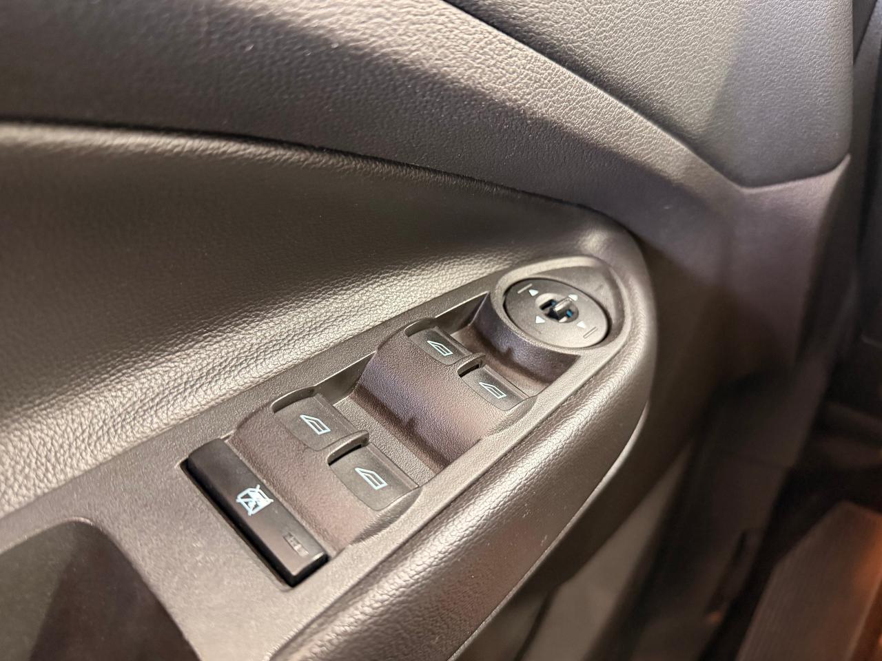 2017 Ford Escape SE+New Tires+Brakes+Camera+Heated Seats Photo90