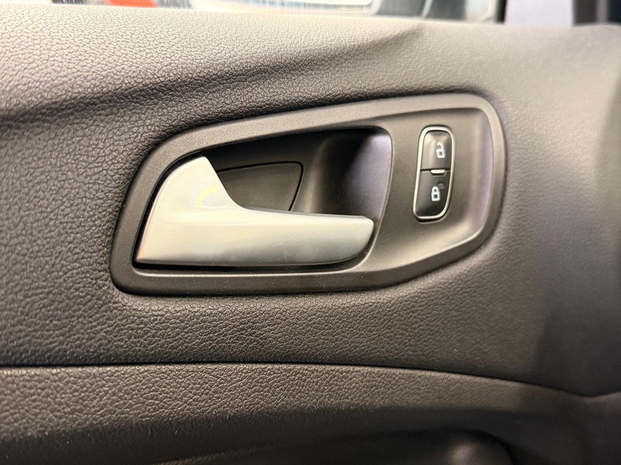 2017 Ford Escape SE+New Tires+Brakes+Camera+Heated Seats Photo