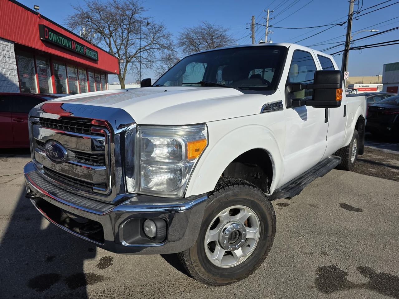 2015 Ford SUPER DUTY F-250 SRW 4WD Crew Cab XLT Photo1