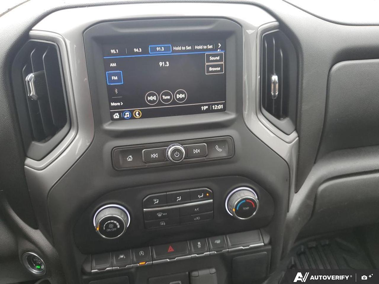 2022 Chevrolet Silverado 1500 REAR CAMERA-BLUETOOTH-APPLE/ANDRIOD CARPLAY Photo