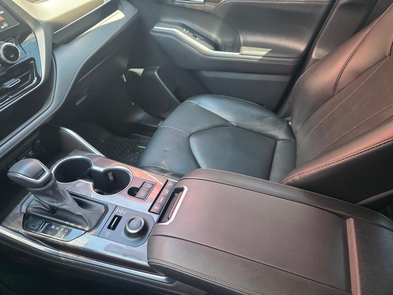 2020 Toyota Highlander LIMITED AWD Photo