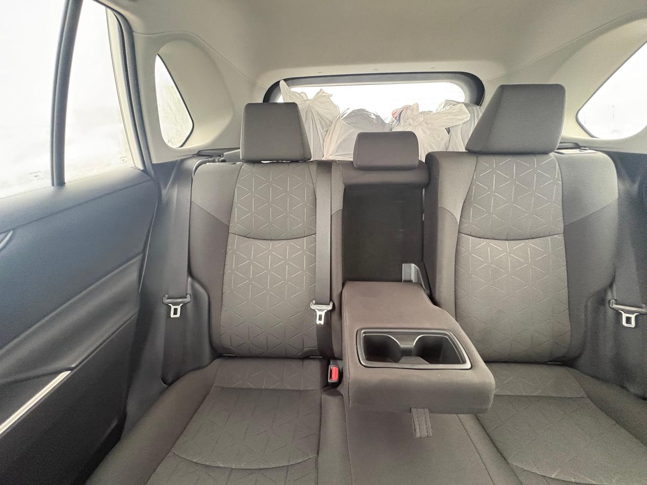 2020 Toyota RAV4 LE Photo