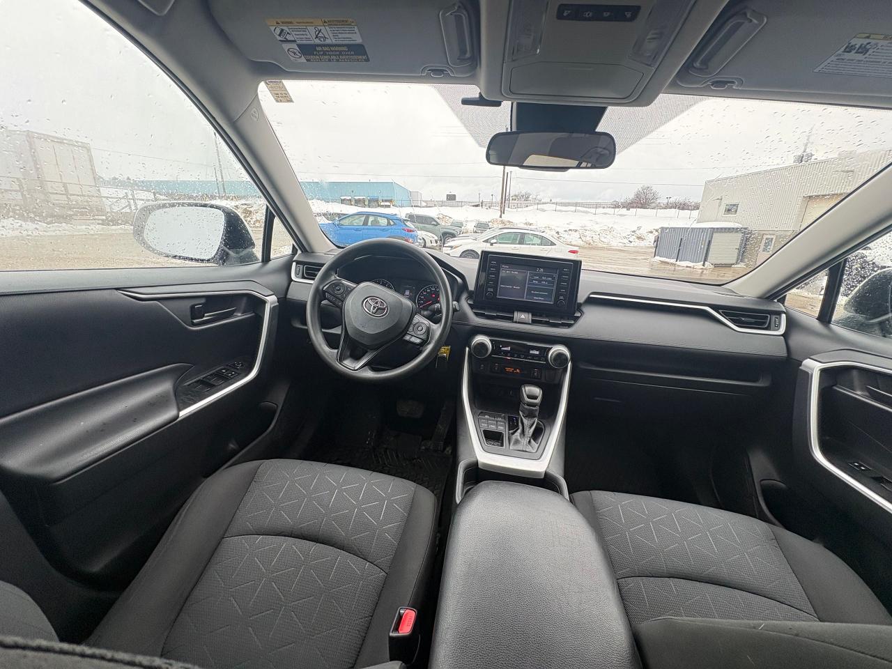 2020 Toyota RAV4 LE Photo