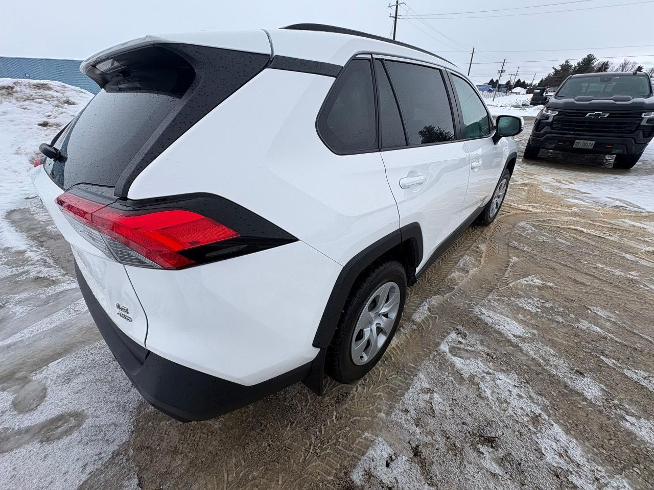 2020 Toyota RAV4 LE Photo