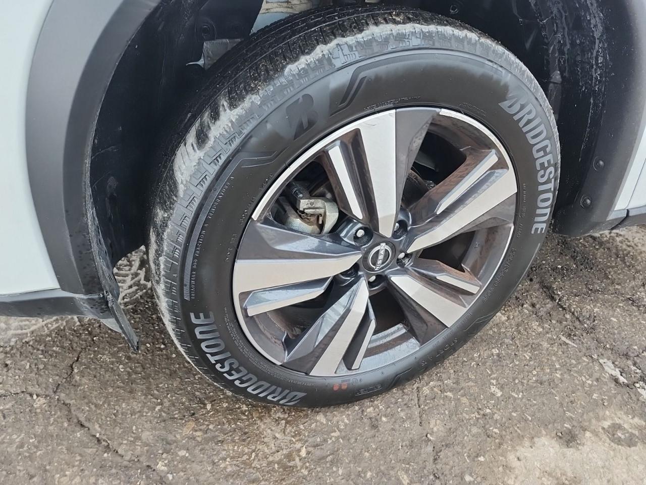 2024 Nissan Rogue SL Photo