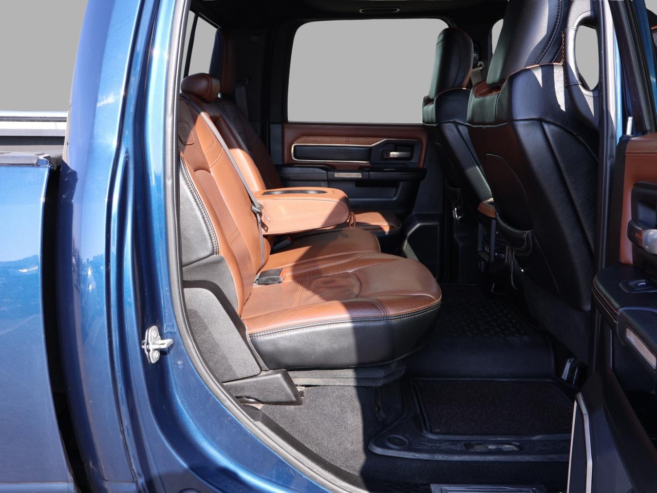 2019 RAM 3500 LARAMIE-LONGHORN DIESEL 4WD CERTIFIED *ACCIDENT FREE* CAMERA NAV BLUETOOTH LEATHER HEATED SEATS SUNROOF CRUISE ALLOYS Photo