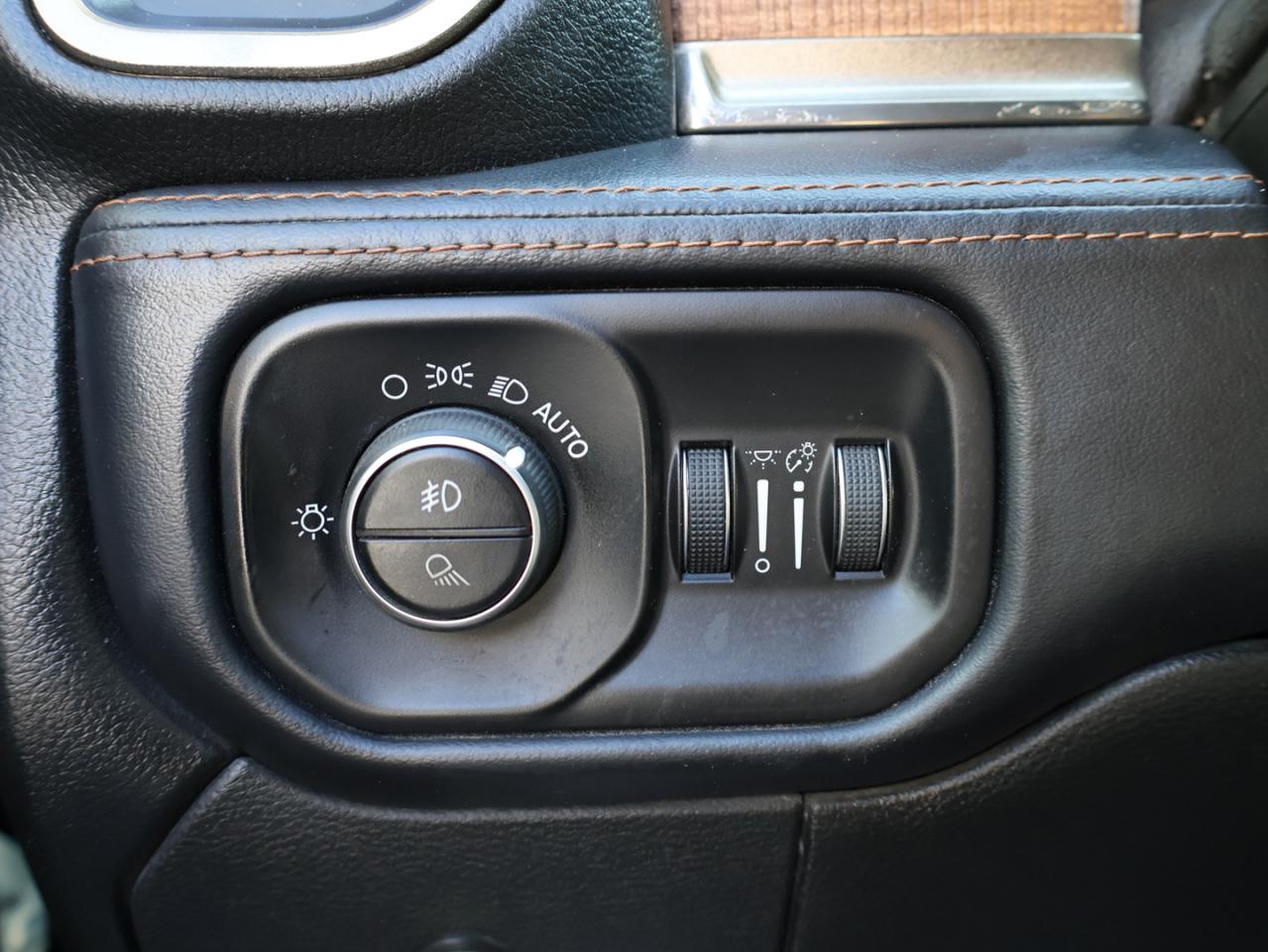 2019 RAM 3500 LARAMIE-LONGHORN DIESEL 4WD CERTIFIED *ACCIDENT FREE* CAMERA NAV BLUETOOTH LEATHER HEATED SEATS SUNROOF CRUISE ALLOYS Photo