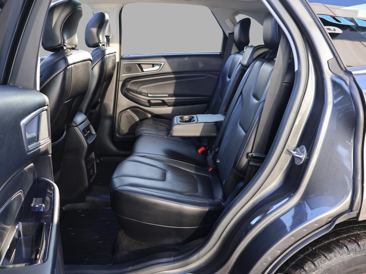 2017 Ford Edge TITANIUM AWD CERTIFIED *1 OWNER*26 SERVICE* CAMERA NAV BLUETOOTH LEATHER HEATED SEATS PANO ROOF CRUISE ALLOYS Photo