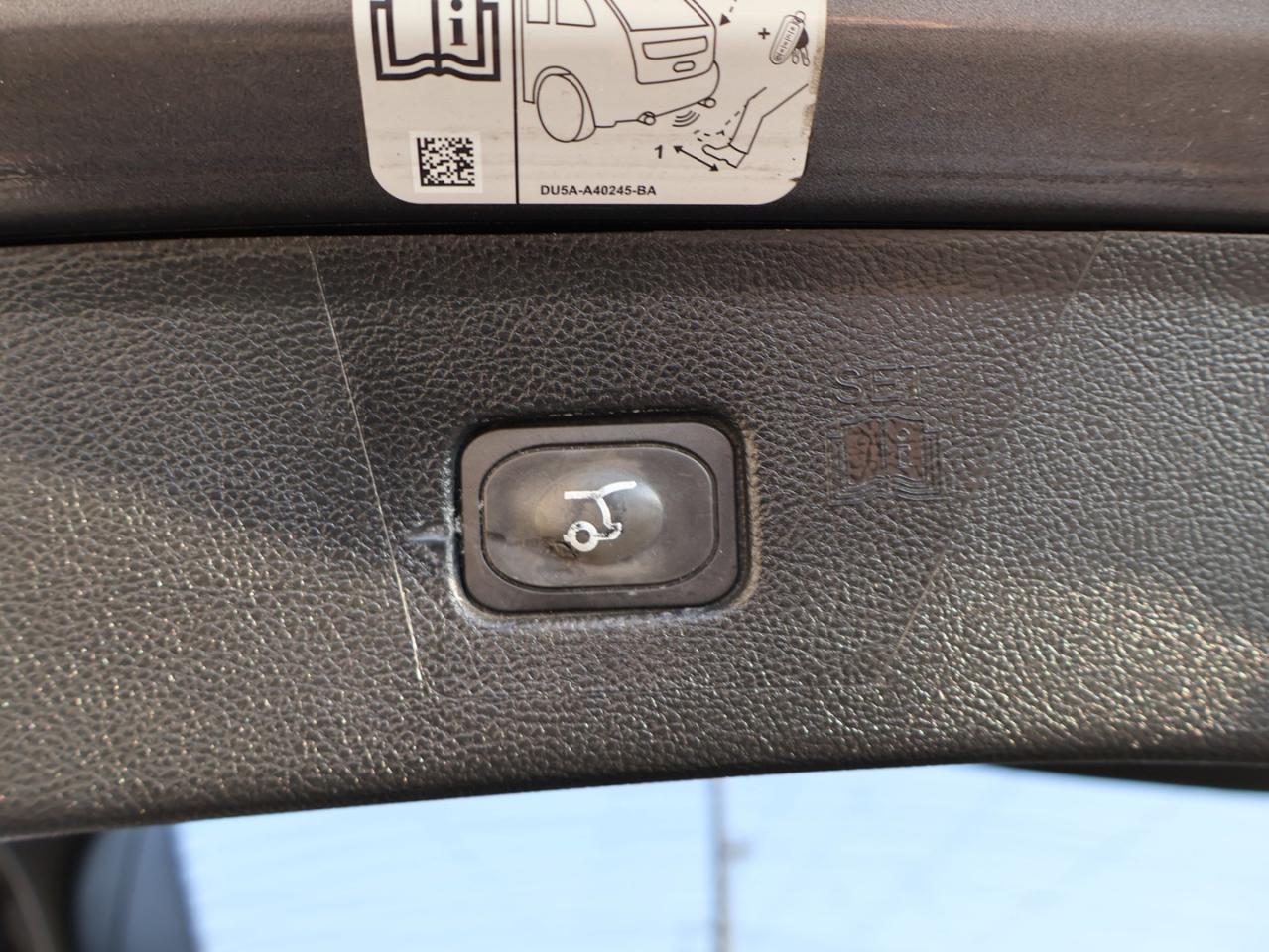 2017 Ford Edge TITANIUM AWD CERTIFIED *1 OWNER*26 SERVICE* CAMERA NAV BLUETOOTH LEATHER HEATED SEATS PANO ROOF CRUISE ALLOYS Photo