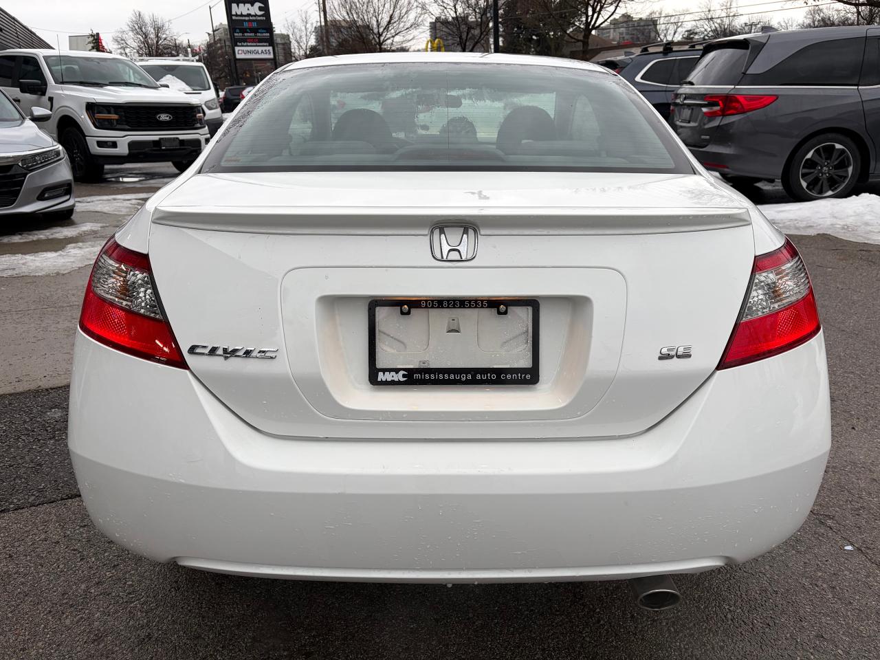 2011 Honda Civic SE  Coupe Photo3