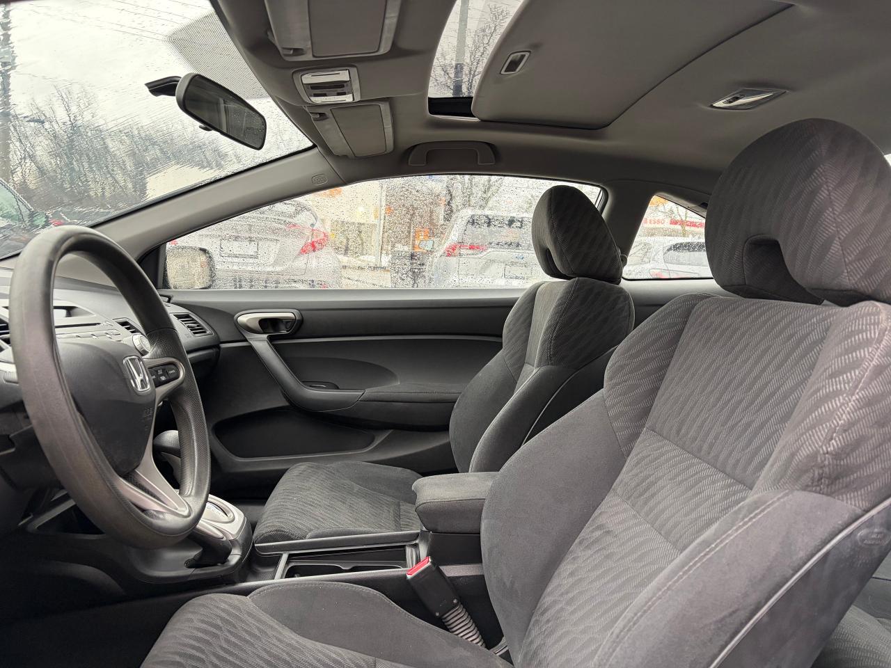 2011 Honda Civic SE  Coupe Photo