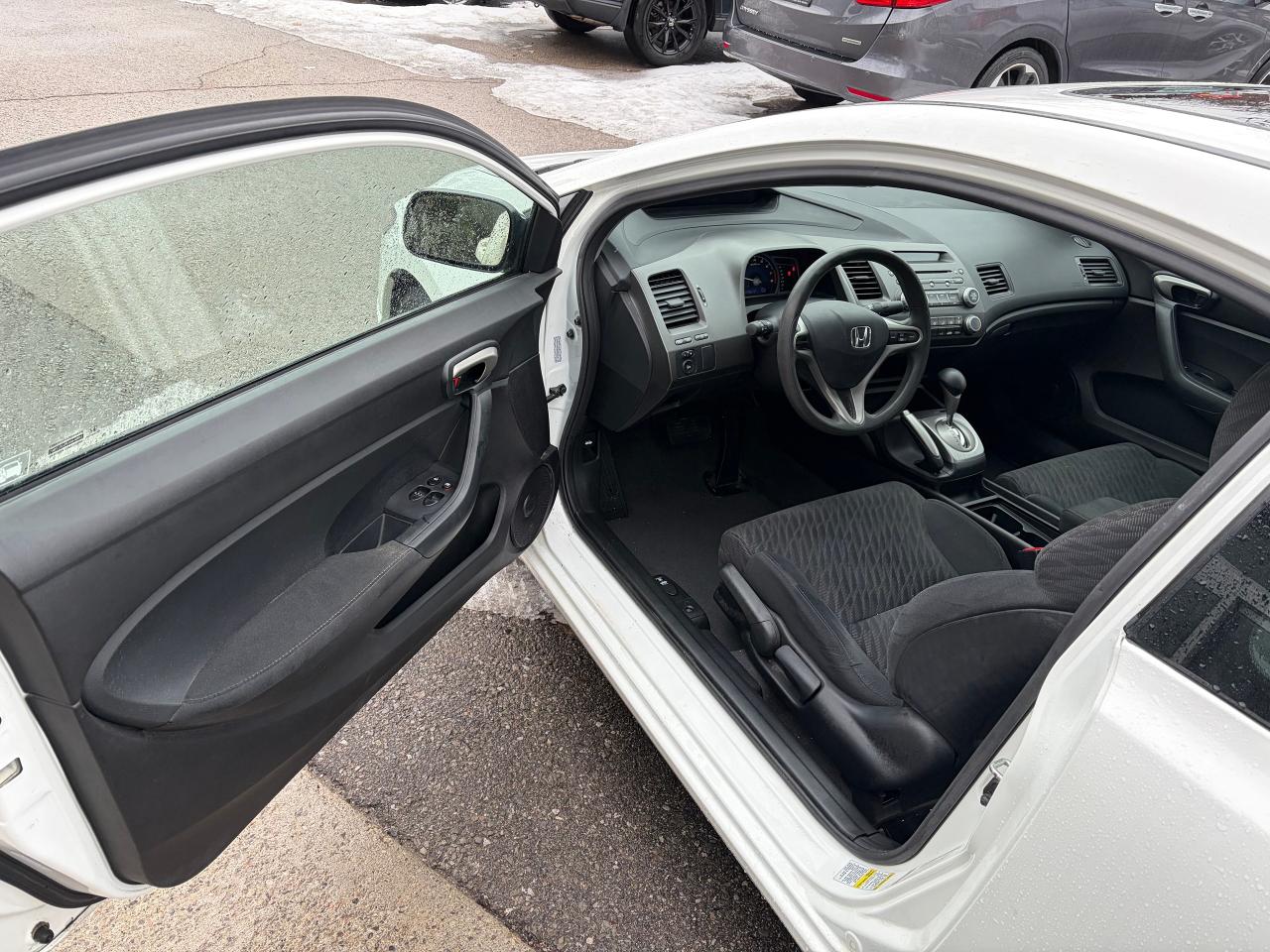 2011 Honda Civic SE  Coupe Photo