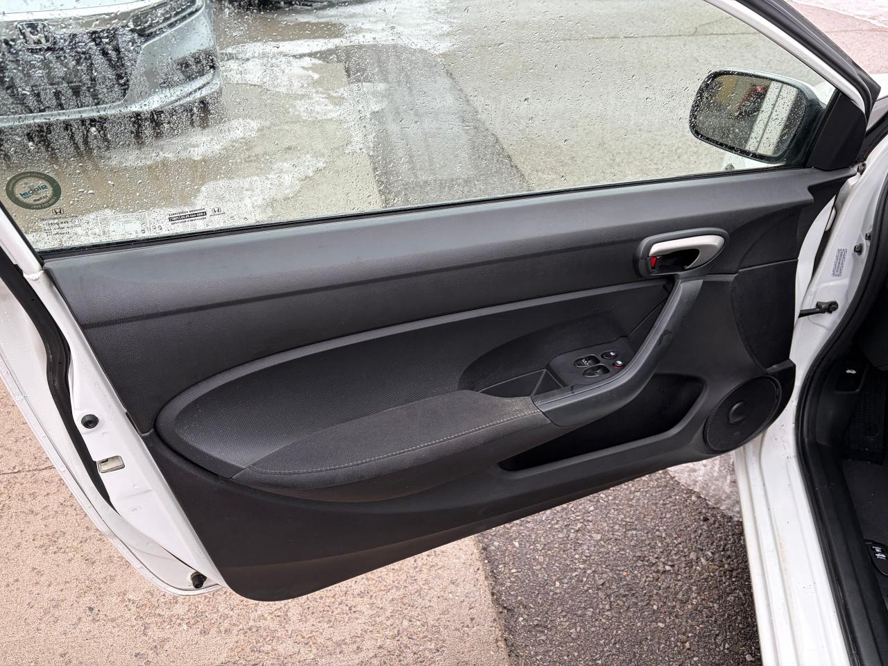 2011 Honda Civic SE  Coupe Photo