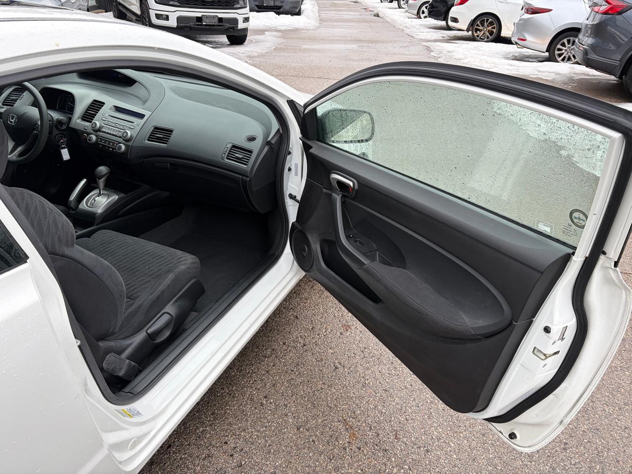 2011 Honda Civic SE  Coupe Photo