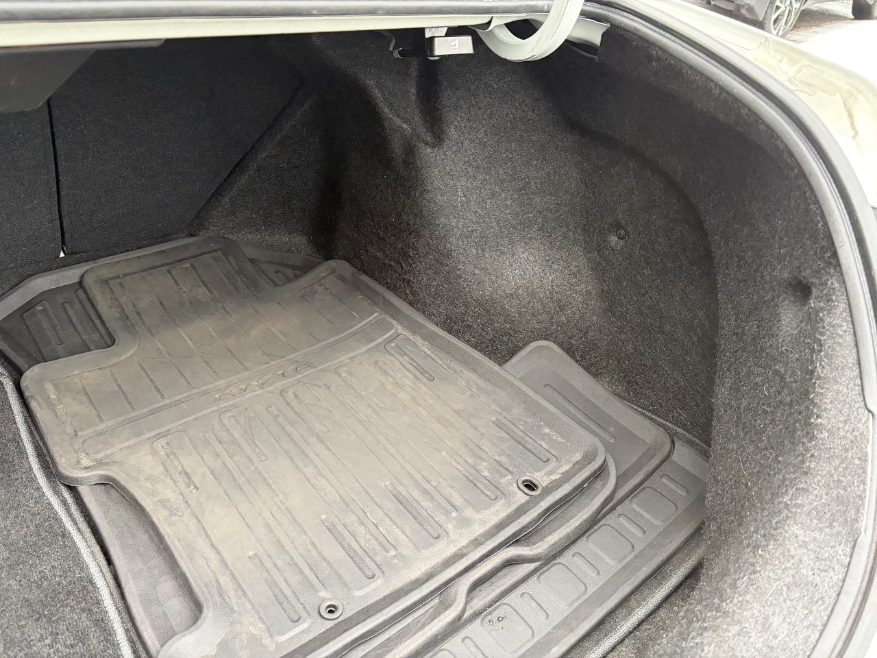 2011 Honda Civic SE  Coupe Photo