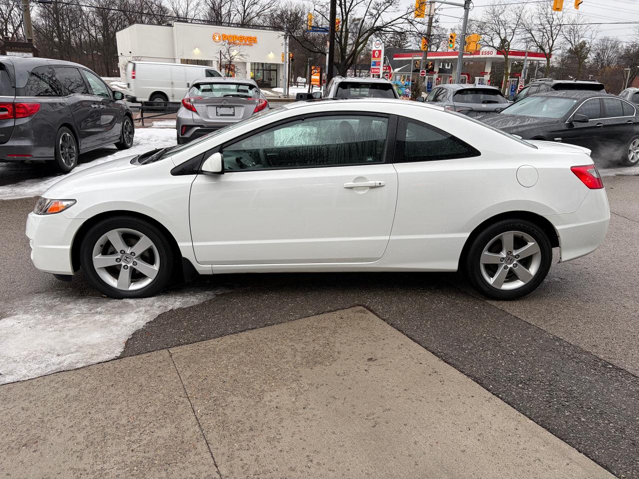 2011 Honda Civic SE  Coupe Photo