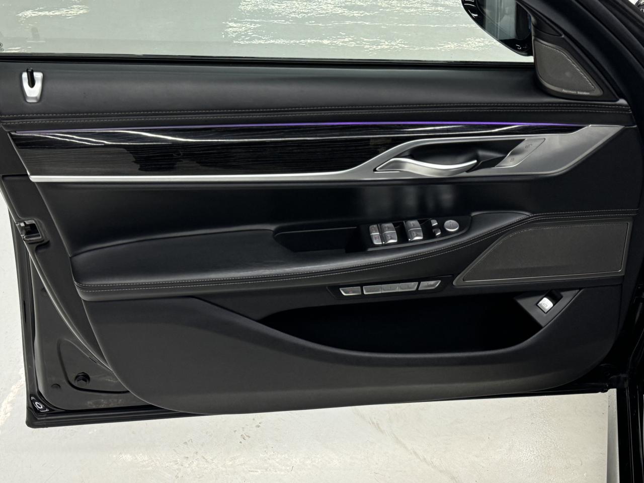 2017 BMW 750i M SPORT|NIGHT VIS|BSM|LKA|360CAM|HK SOUND|MASSAGE| Photo