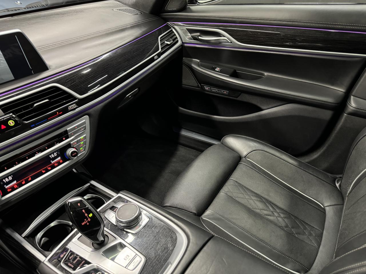 2017 BMW 750i M SPORT|NIGHT VIS|BSM|LKA|360CAM|HK SOUND|MASSAGE| Photo