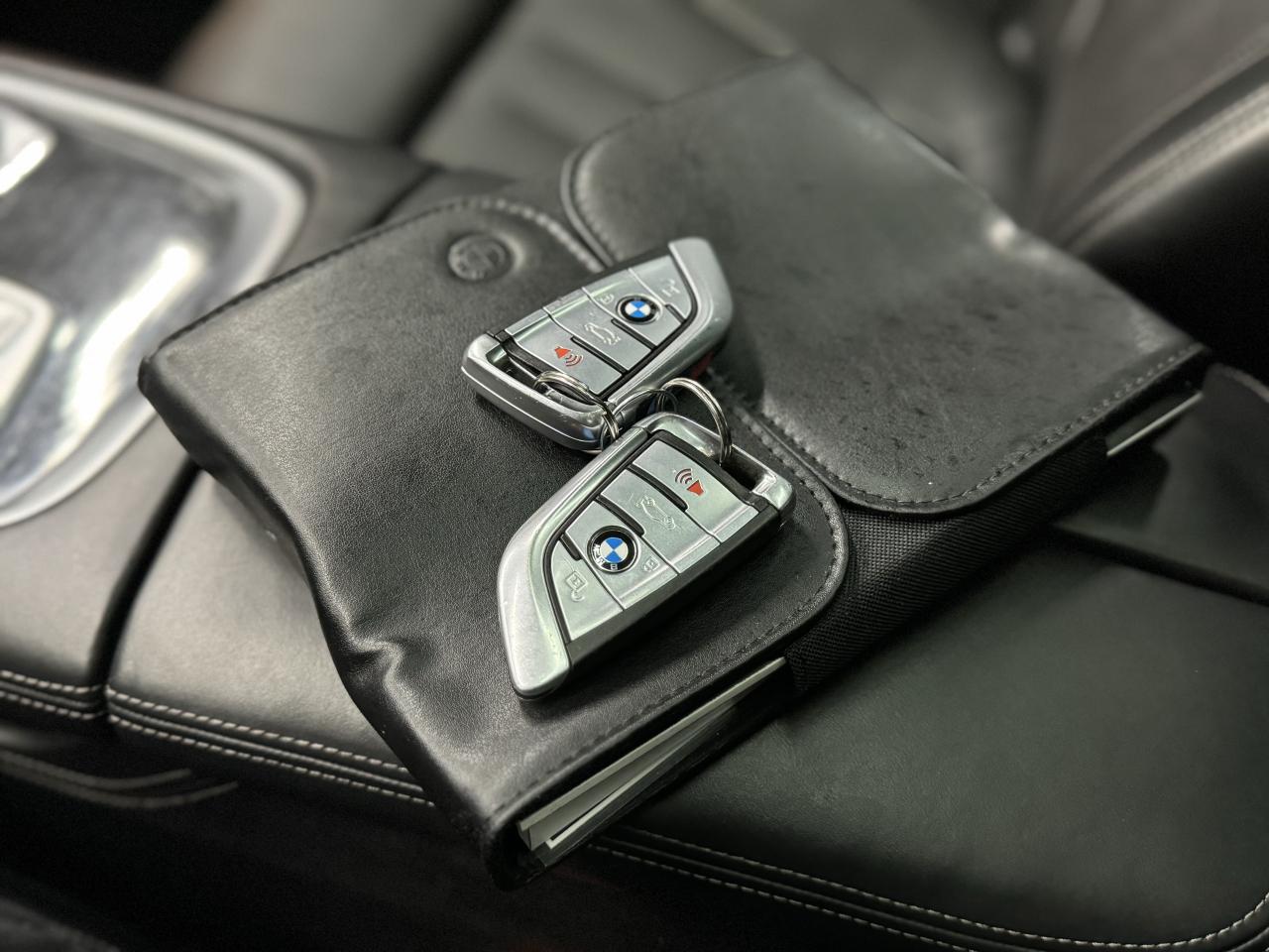 2017 BMW 750i M SPORT|NIGHT VIS|BSM|LKA|360CAM|HK SOUND|MASSAGE| Photo