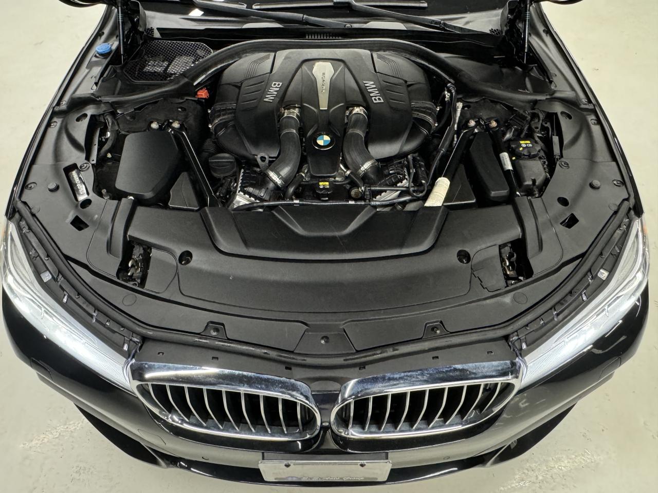 2017 BMW 750i M SPORT|NIGHT VIS|BSM|LKA|360CAM|HK SOUND|MASSAGE| Photo