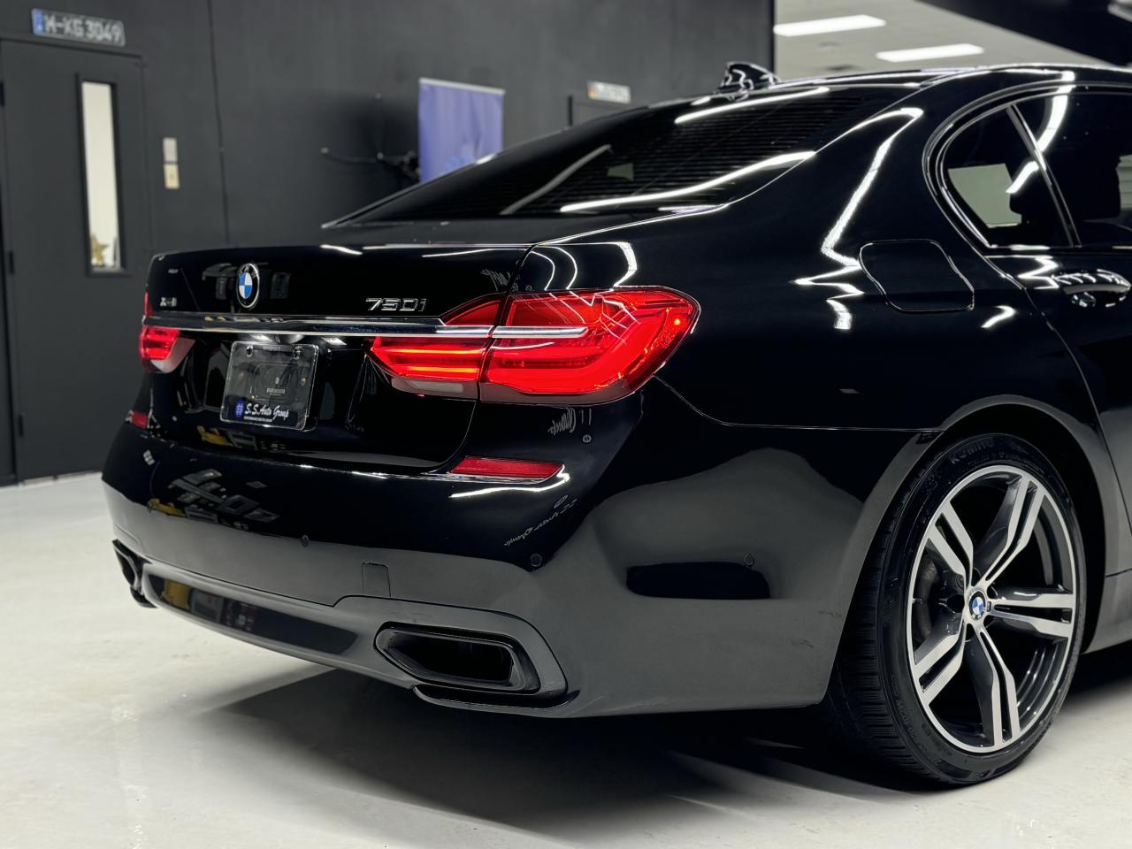 2017 BMW 750i M SPORT|NIGHT VIS|BSM|LKA|360CAM|HK SOUND|MASSAGE| Photo