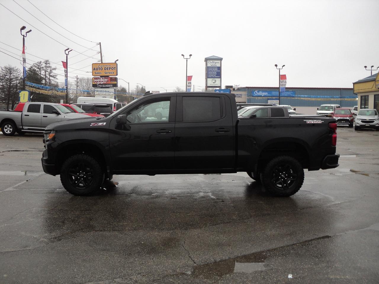 2023 Chevrolet Silverado 1500 CustomTrailBossCrewCab4WD Z71 2.7L4cylGas5'10"Box Photo