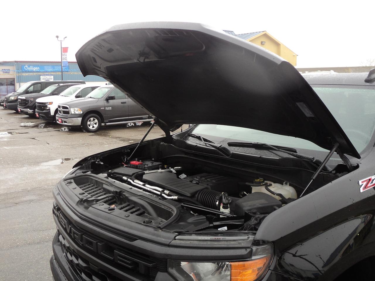 2023 Chevrolet Silverado 1500 CustomTrailBossCrewCab4WD Z71 2.7L4cylGas5'10"Box Photo