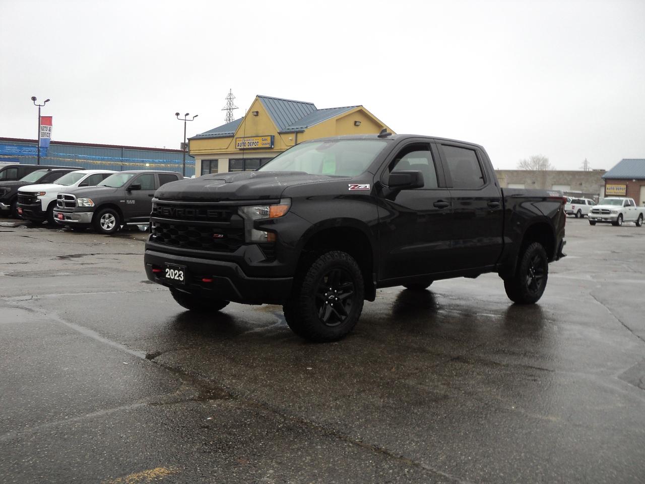 2023 Chevrolet Silverado 1500 CustomTrailBossCrewCab4WD Z71 2.7L4cylGas5'10"Box - Photo #1