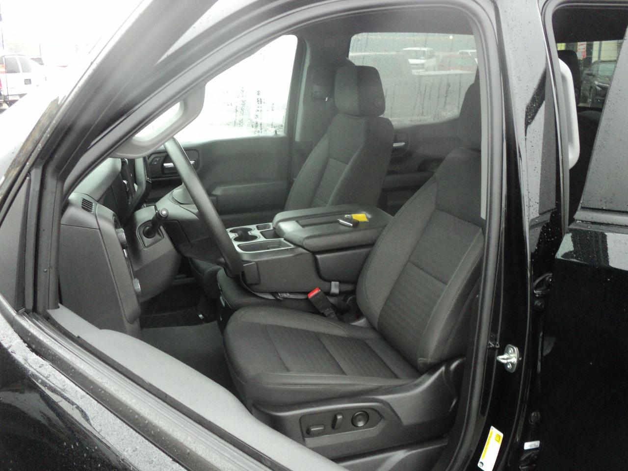 2023 Chevrolet Silverado 1500 CustomTrailBossCrewCab4WD Z71 2.7L4cylGas5'10"Box Photo