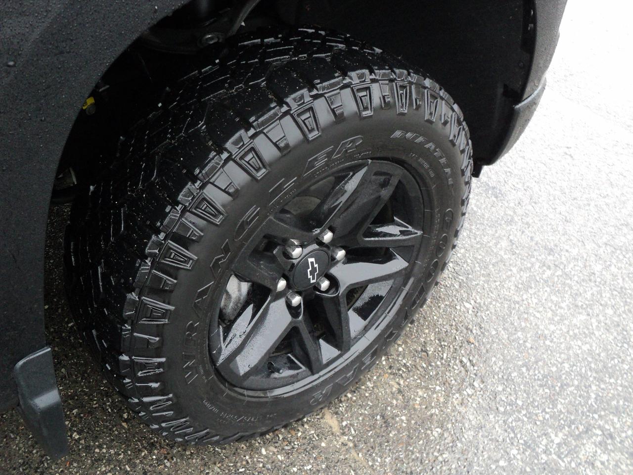 2023 Chevrolet Silverado 1500 CustomTrailBossCrewCab4WD Z71 2.7L4cylGas5'10"Box Photo