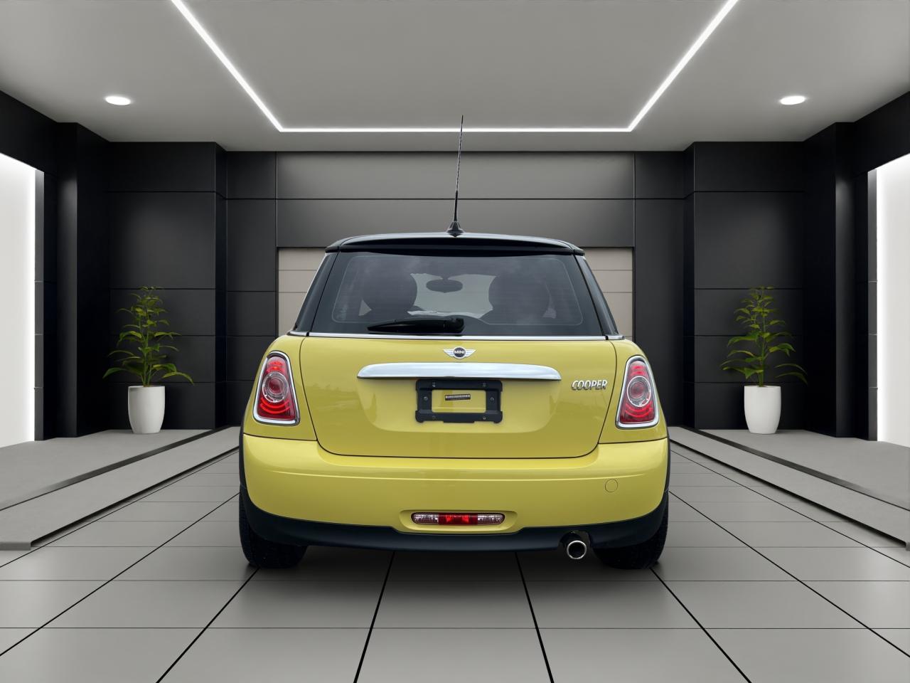 2011 MINI Cooper Coupe Classic - 69,000Kms - Low Kms !! Photo