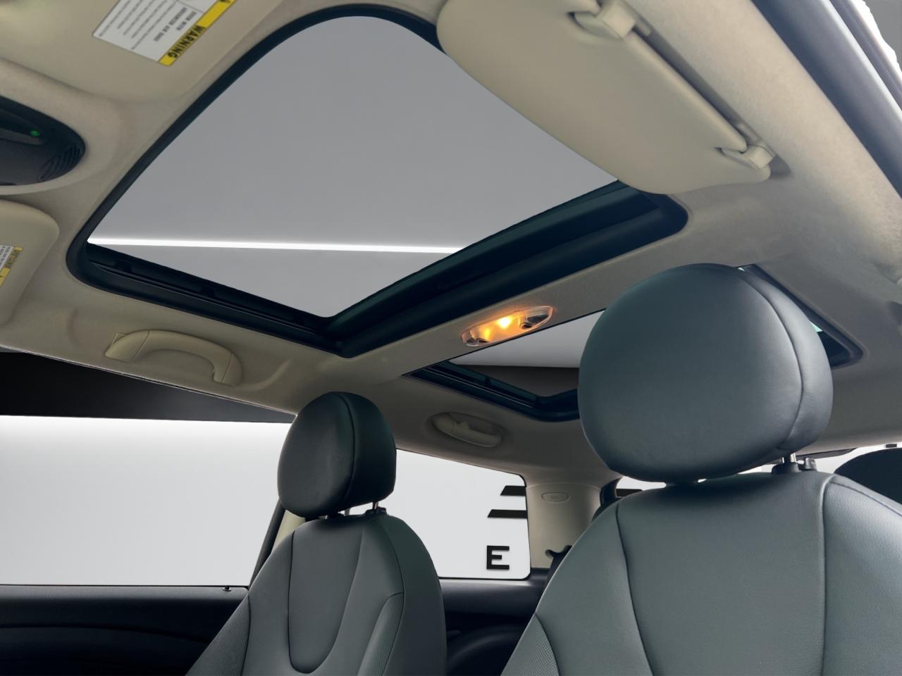 2011 MINI Cooper Coupe Classic - 69,000Kms - Low Kms !! Photo