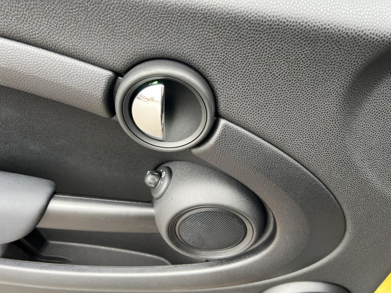 2011 MINI Cooper Coupe Classic - 69,000Kms - Low Kms !! Photo