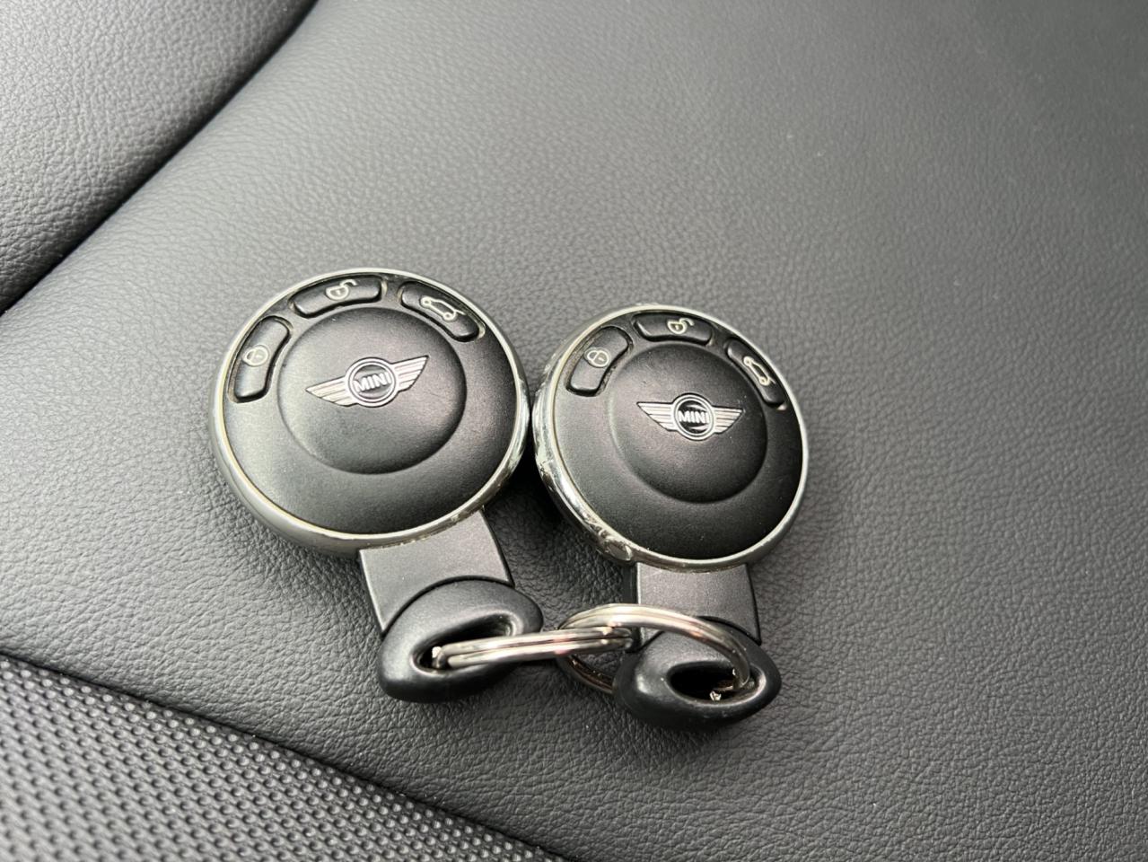 2011 MINI Cooper Coupe Classic - 69,000Kms - Low Kms !! Photo