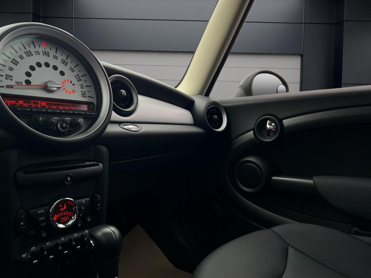 2011 MINI Cooper Coupe Classic - 69,000Kms - Low Kms !! Photo