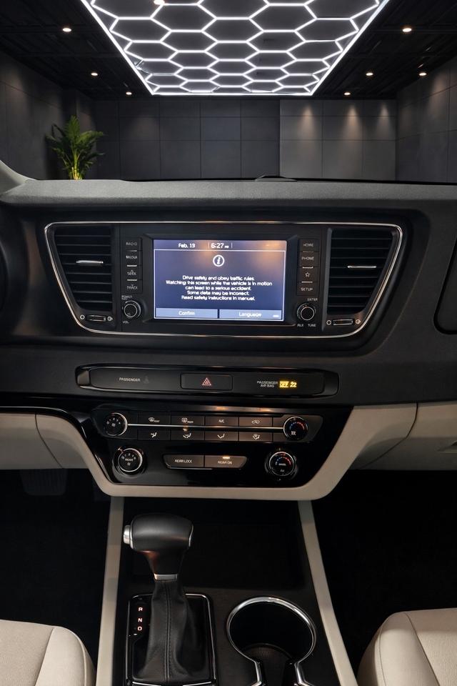 2019 Kia Sedona LX FWD Photo