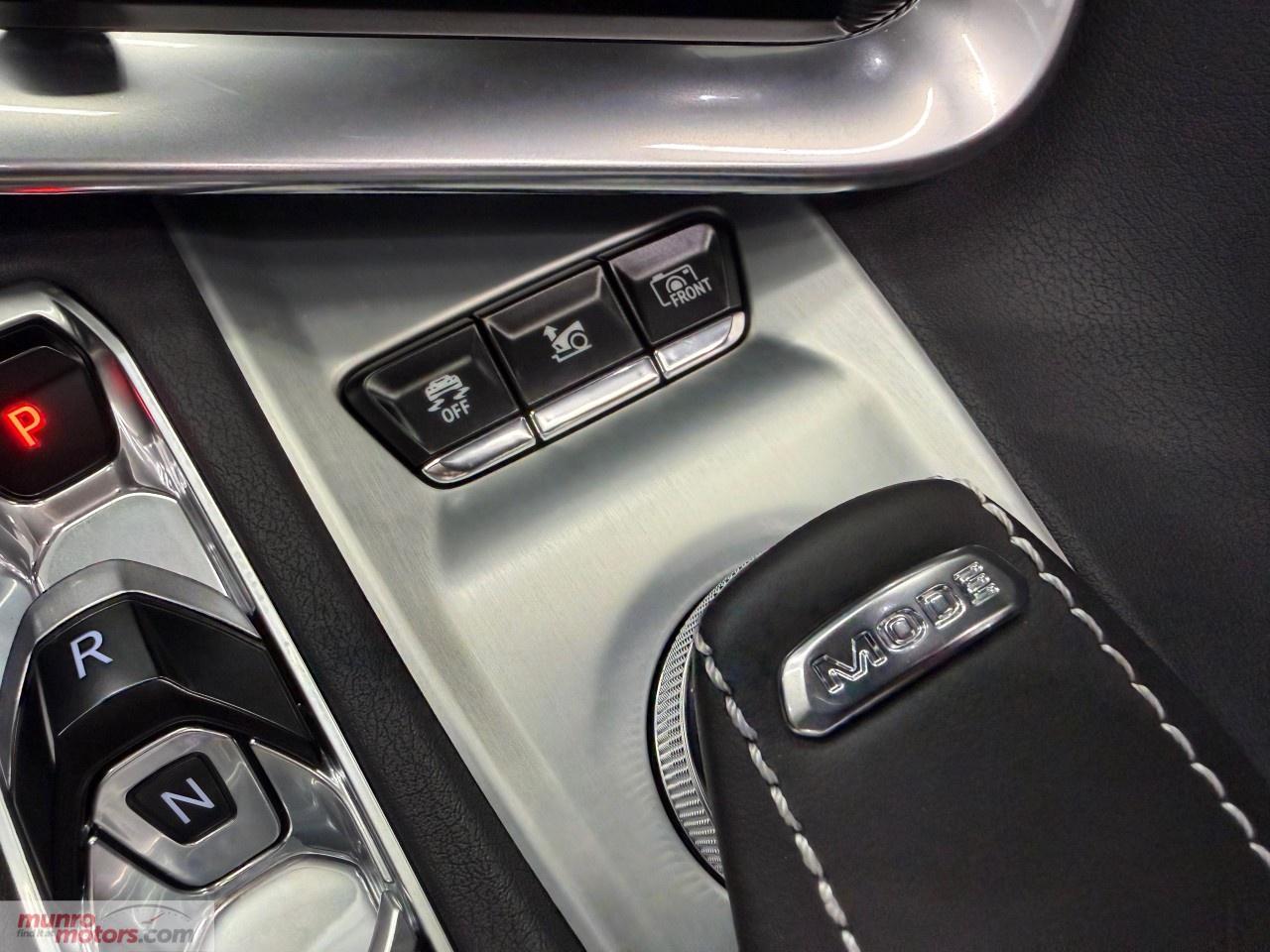 2025 Chevrolet Corvette StingRay Coupe 2LT Photo