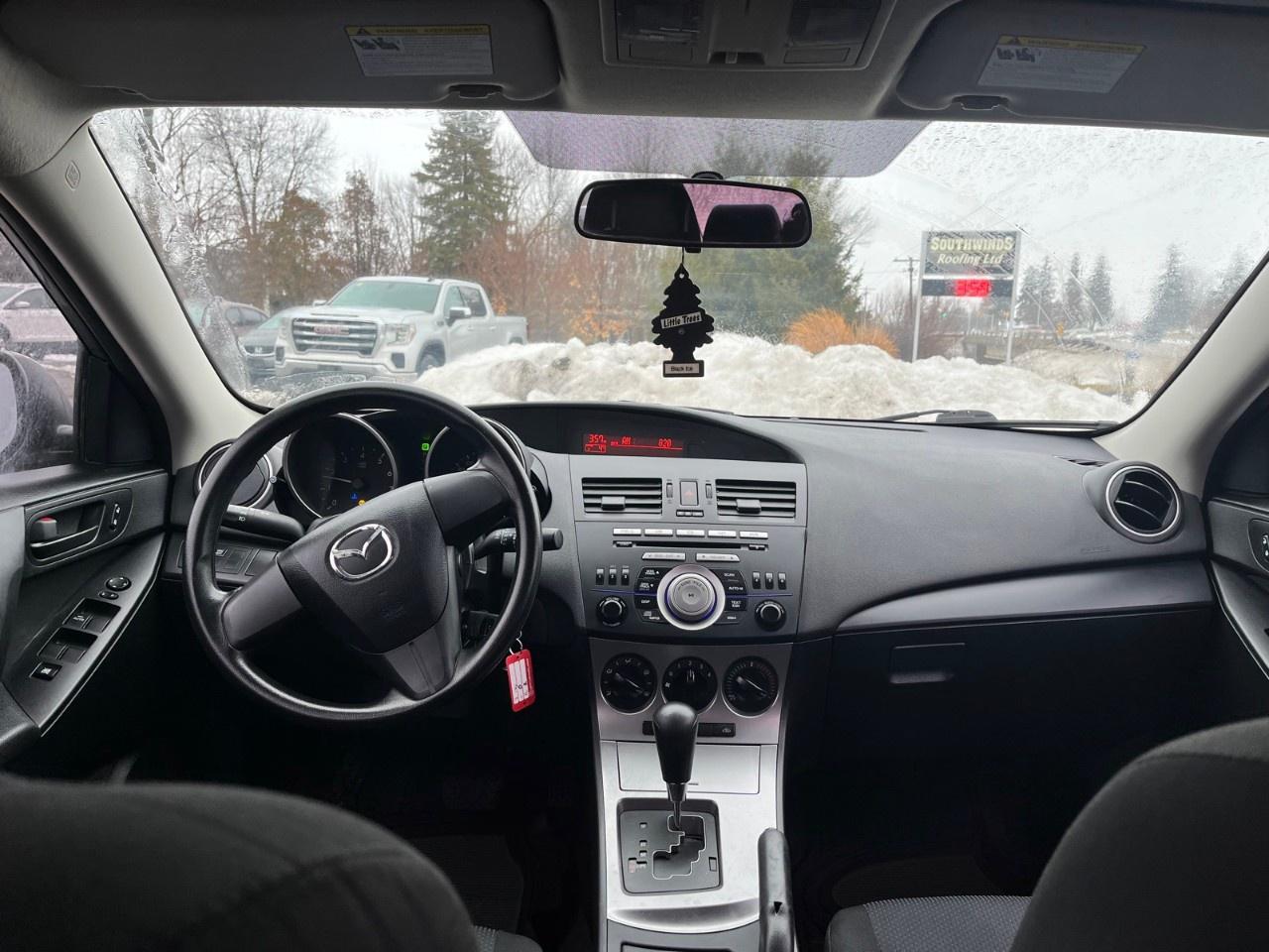 2011 Mazda MAZDA3 4dr Sdn Auto GX Photo