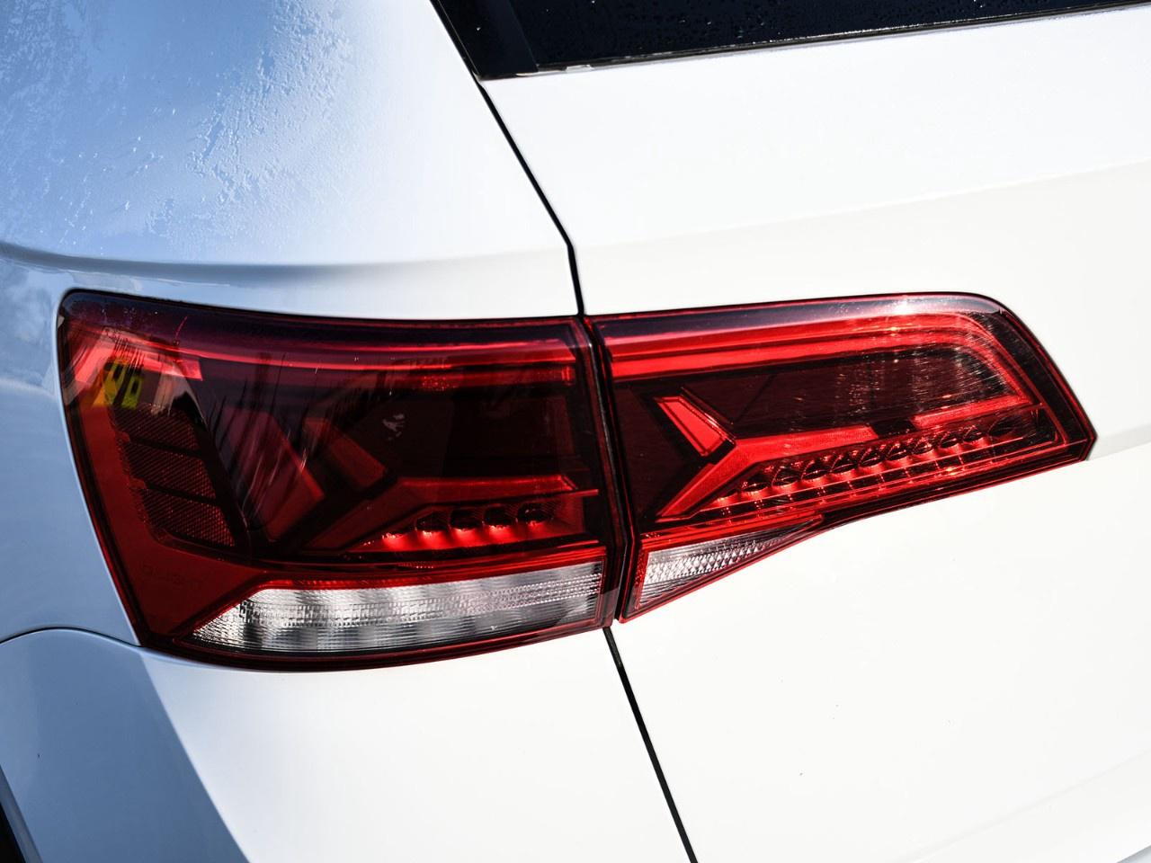 2022 Volkswagen Taos Comfortline 4Motion Photo