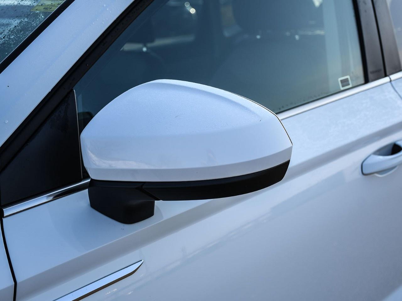 2022 Volkswagen Taos Comfortline 4Motion Photo