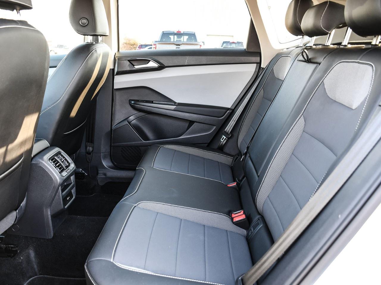 2022 Volkswagen Taos Comfortline 4Motion Photo