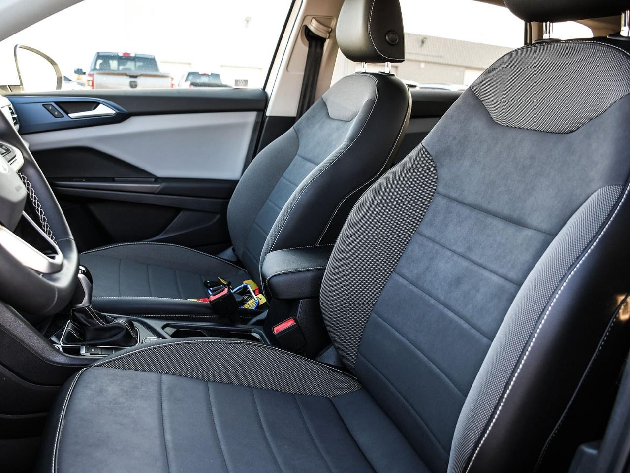 2022 Volkswagen Taos Comfortline 4Motion Photo