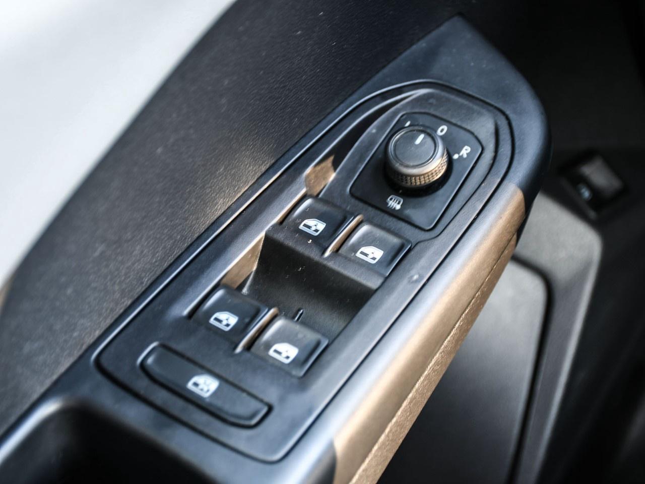 2022 Volkswagen Taos Comfortline 4Motion Photo