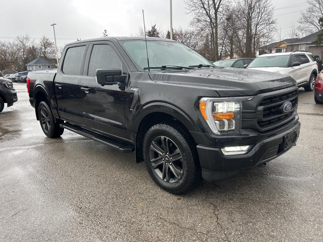2021 Ford F-150 XLT 4WD SuperCrew 5.5' Box Photo2