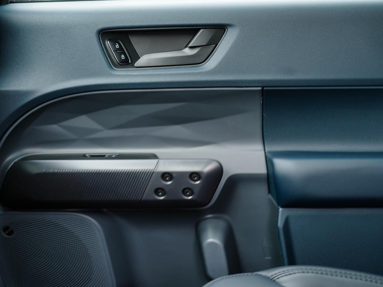 2026 Ford Maverick LARIAT | LEATHER | SUN ROOF | 360 BACK UP CAM Photo