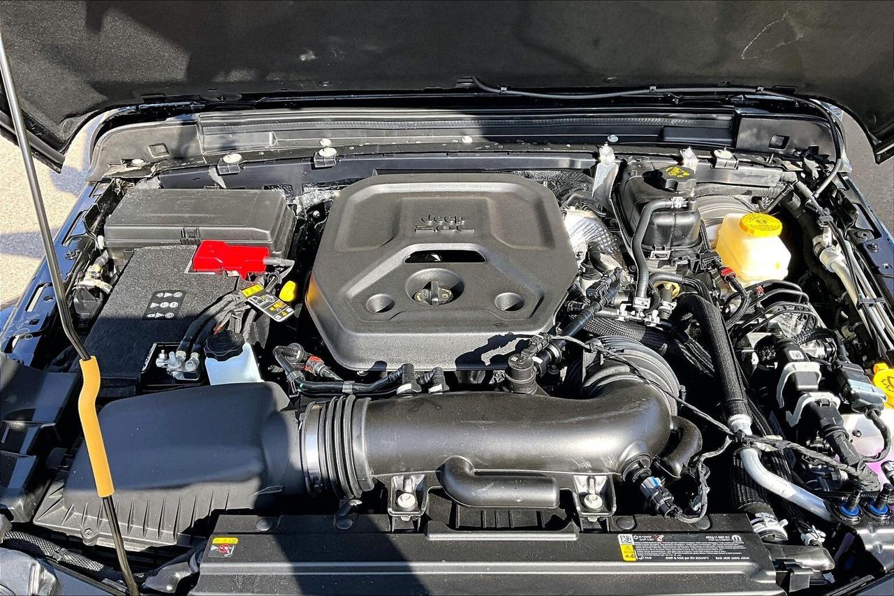 2026 Jeep Wrangler SAHARA 4DR | Sky-Top | Leather | 18" Alloys | Nav Photo