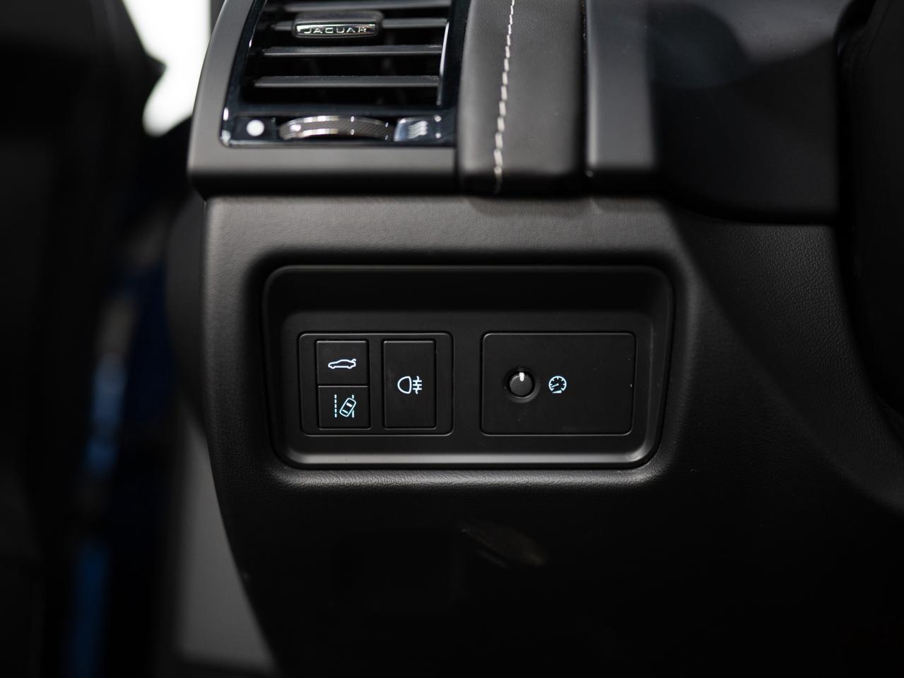 2022 Jaguar F-Type P450 | CONVERTIBLE | R-DYNAMIC | 20 IN Photo