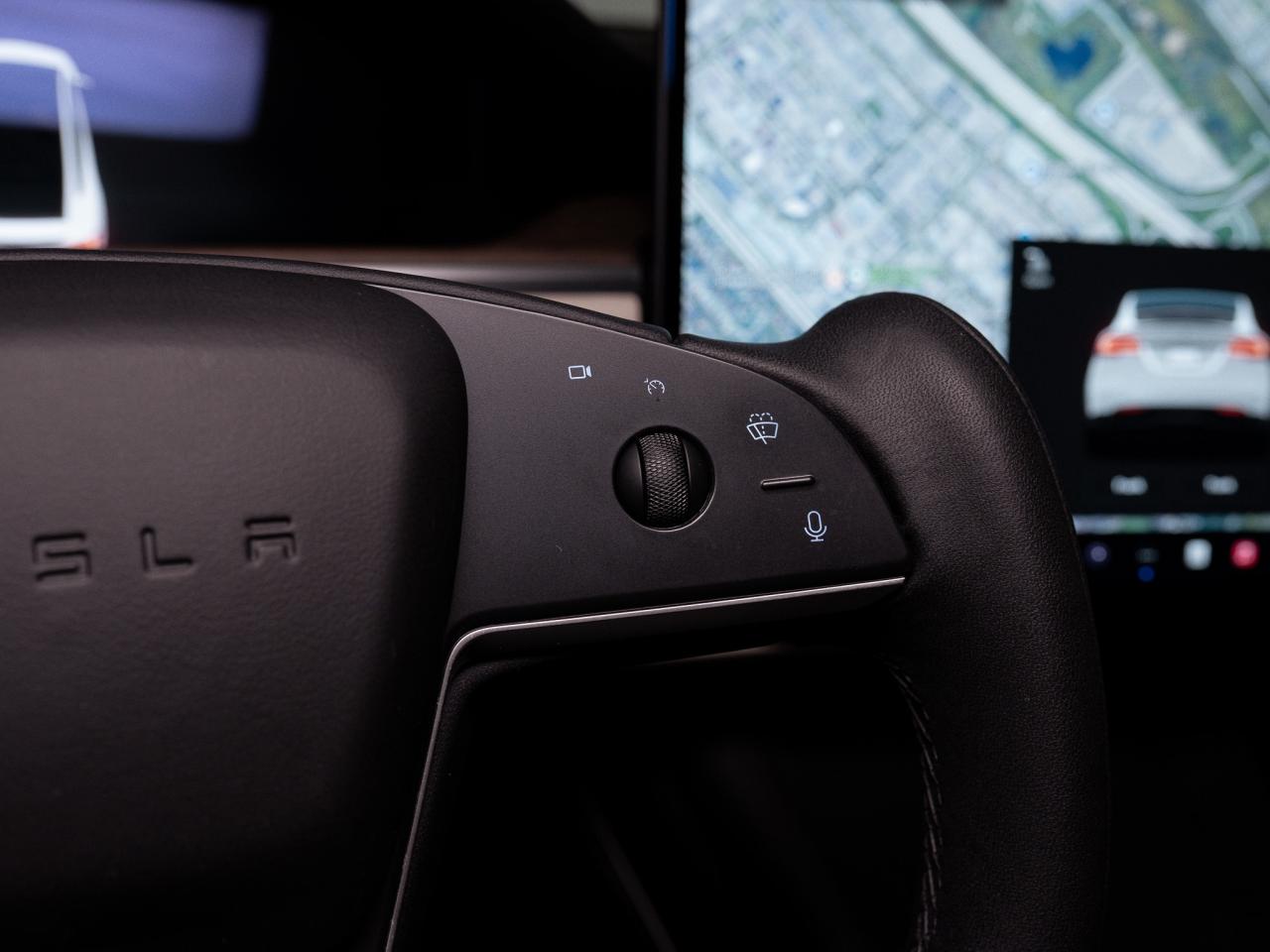 2023 Tesla Model X YOKE STEERING | 20 IN Photo